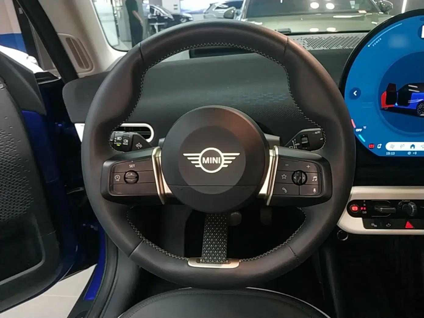 MINI Electric COOPER 2024 452km COOPER SE Artist — миниатюра 14