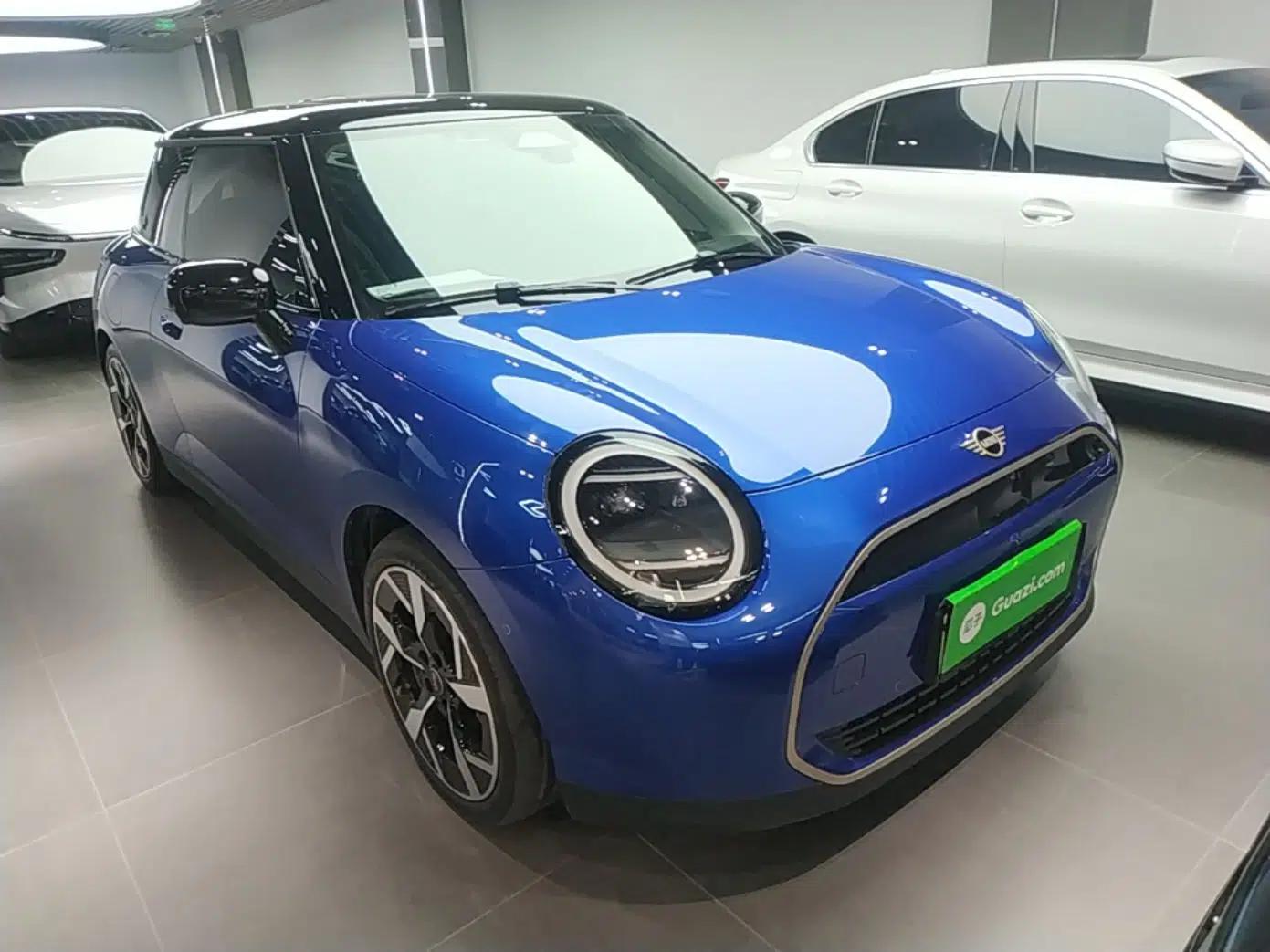 MINI Electric COOPER 2024 452km COOPER SE Artist — миниатюра 3