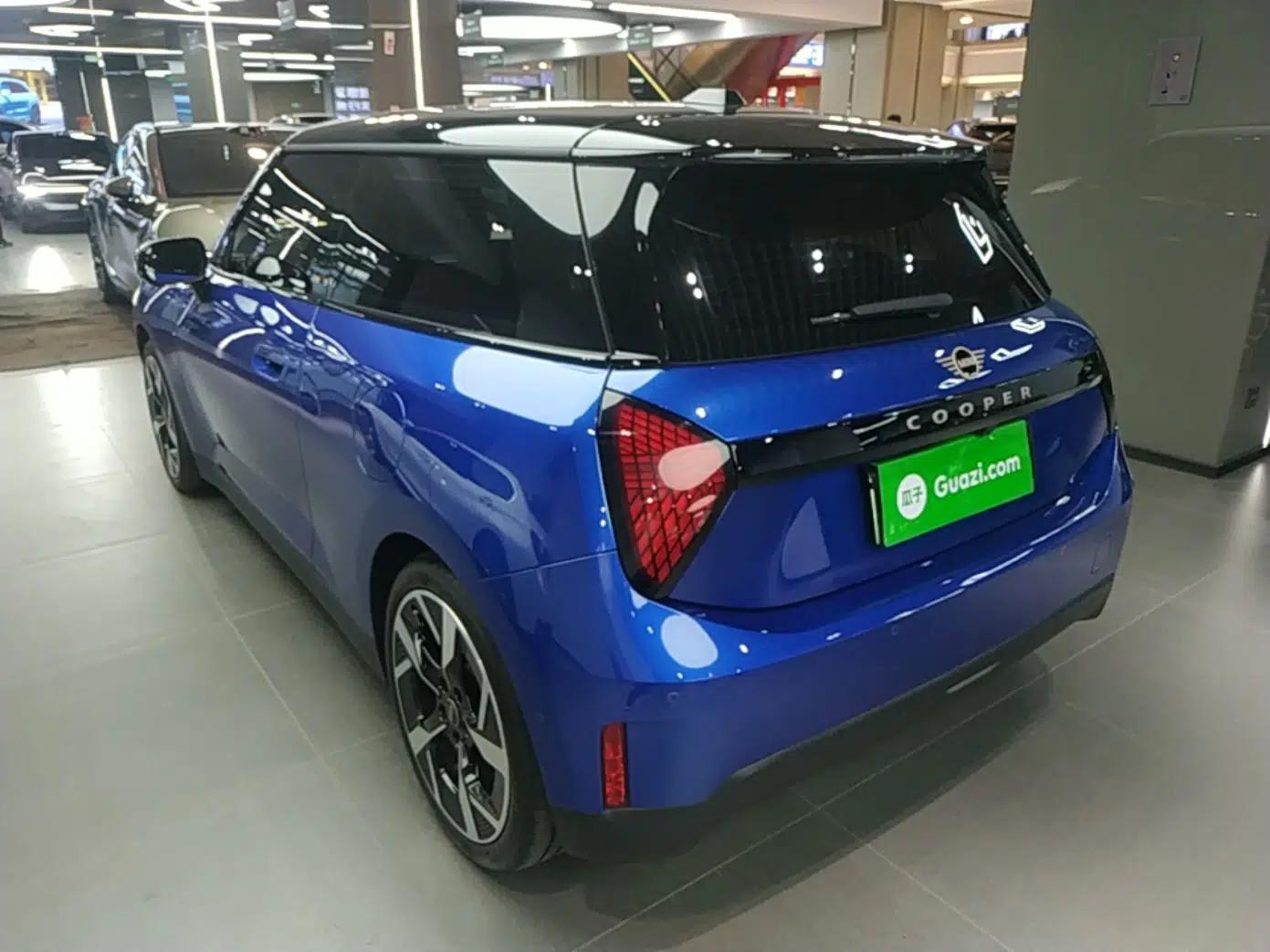 MINI Electric COOPER 2024 452km COOPER SE Artist — миниатюра 4