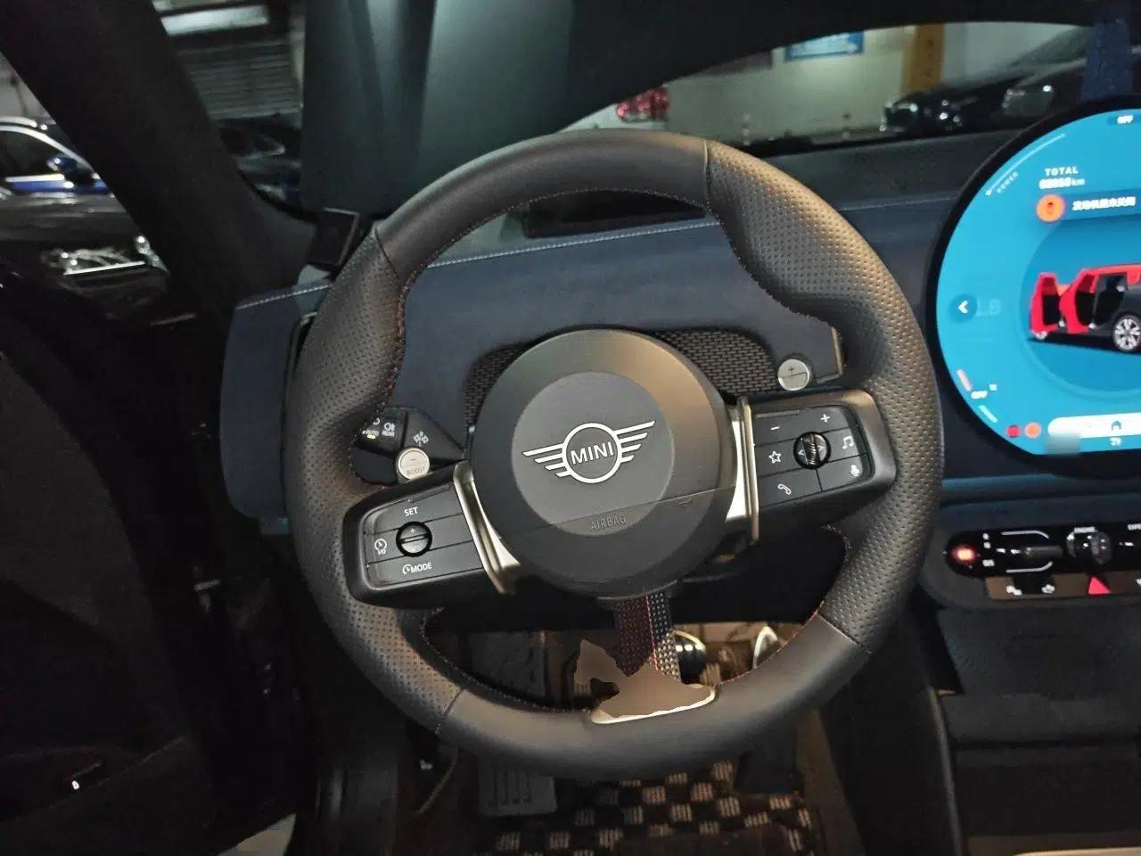 MINI JCM COUNTRYMAN 2024 2.0T JOHN COOPER WORKS — миниатюра 11
