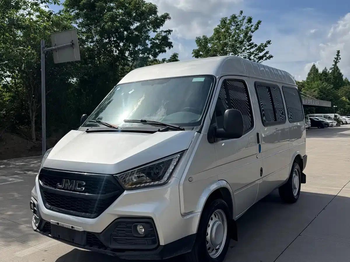 Teshun 2021 2.8T Space King Standard Short Wheelbase Mid-High Roof 6-Seater Diesel National VI JX493 — миниатюра 1