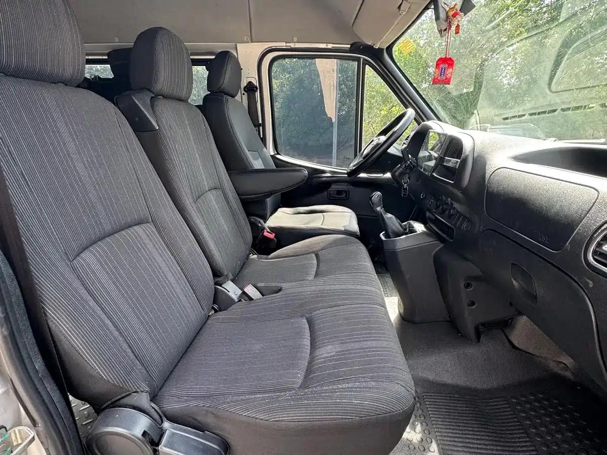 Teshun 2021 2.8T Space King Standard Short Wheelbase Mid-High Roof 6-Seater Diesel National VI JX493 — миниатюра 8