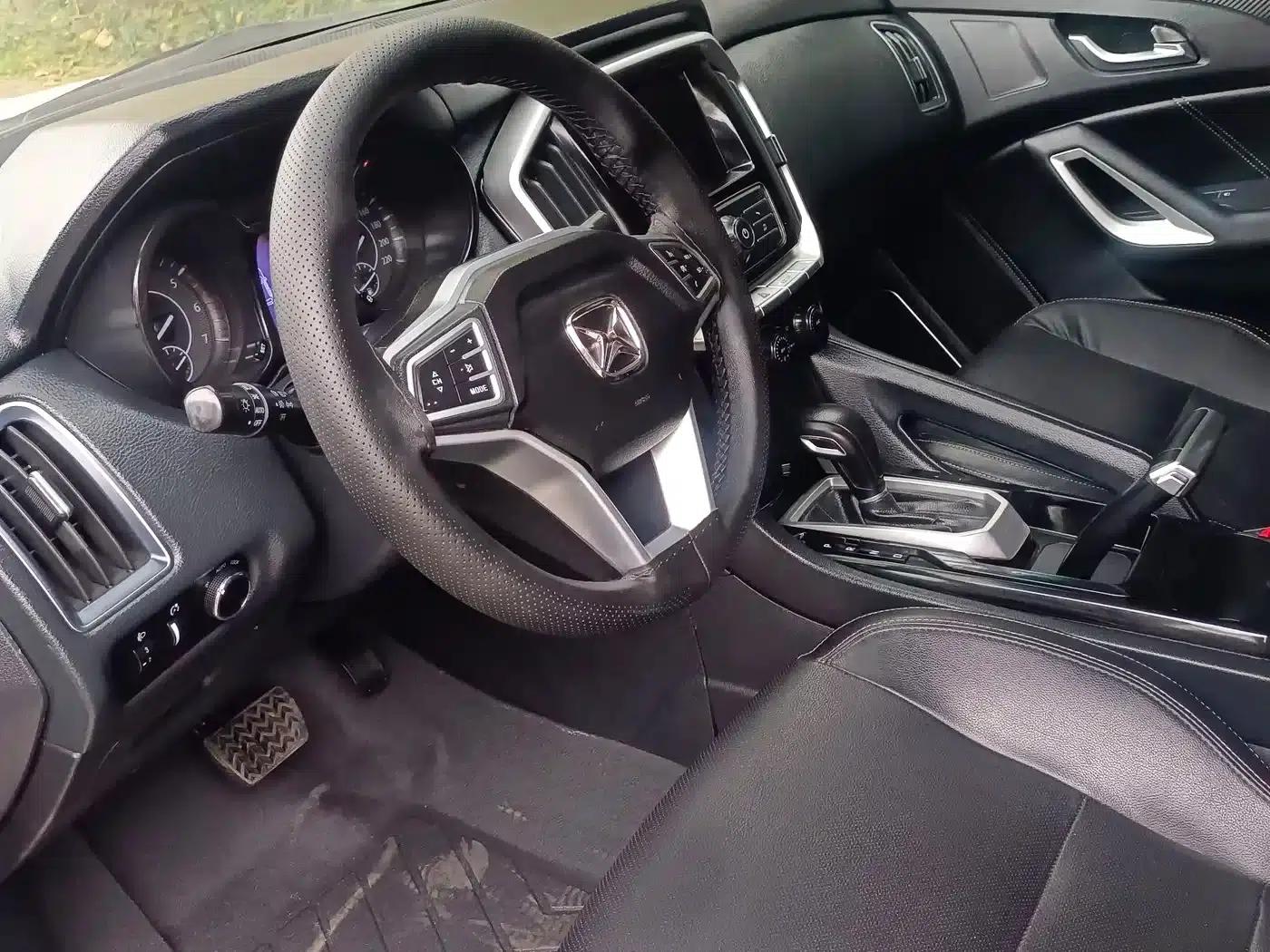 Yusheng S350 2016 2.0T Automatic 4WD Gasoline Luxury 5-Seater — миниатюра 6