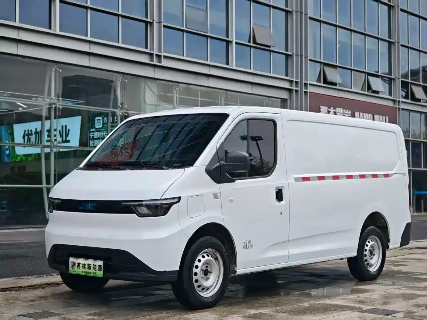 E-Fushun 2025 Model, Blind Window Version, 41.86kWh, Short Wheelbase, Low Roof, 3.0 Ton — миниатюра 1