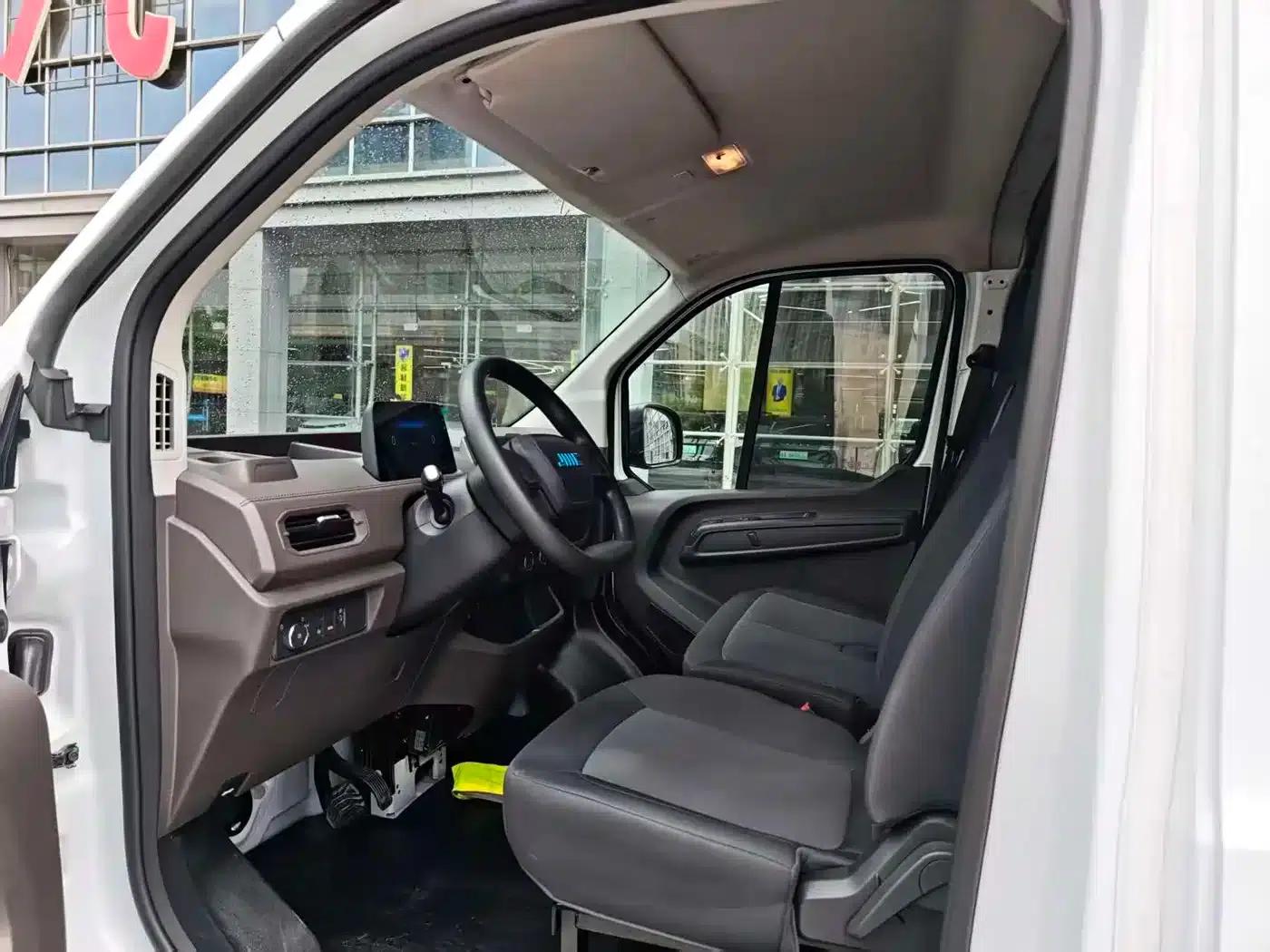 E-Fushun 2025 Model, Blind Window Version, 41.86kWh, Short Wheelbase, Low Roof, 3.0 Ton — миниатюра 13