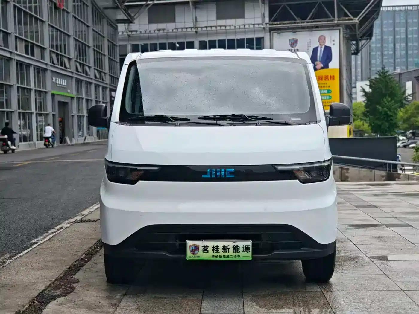E-Fushun 2025 Model, Blind Window Version, 41.86kWh, Short Wheelbase, Low Roof, 3.0 Ton — миниатюра 4