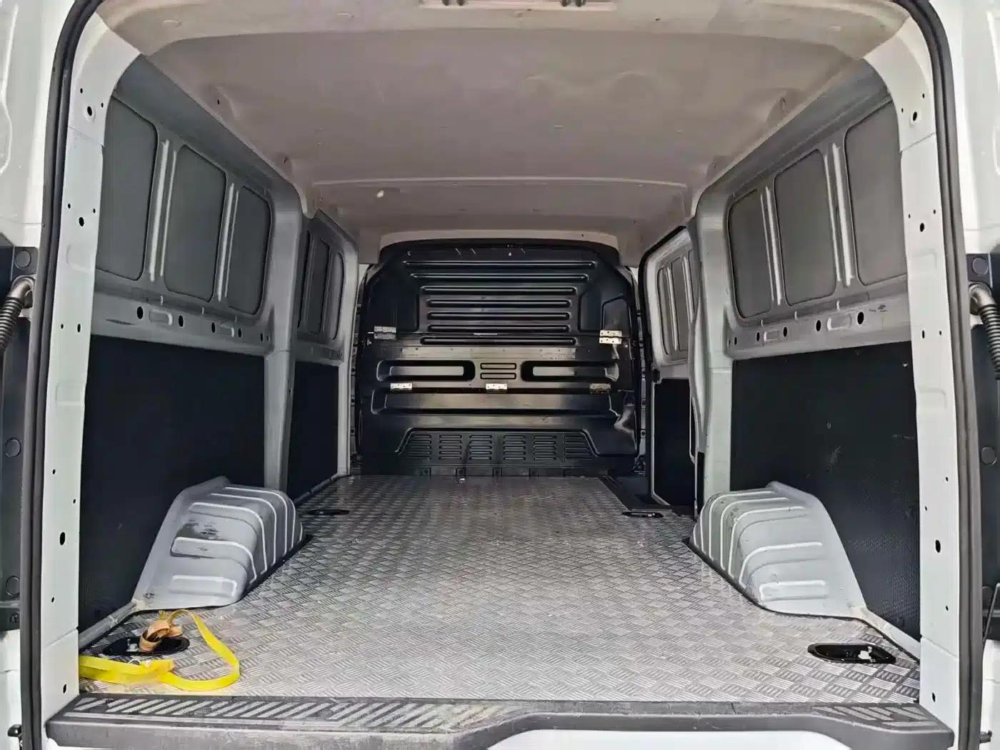 E-Fushun 2025 Model, Blind Window Version, 41.86kWh, Short Wheelbase, Low Roof, 3.0 Ton — миниатюра 8