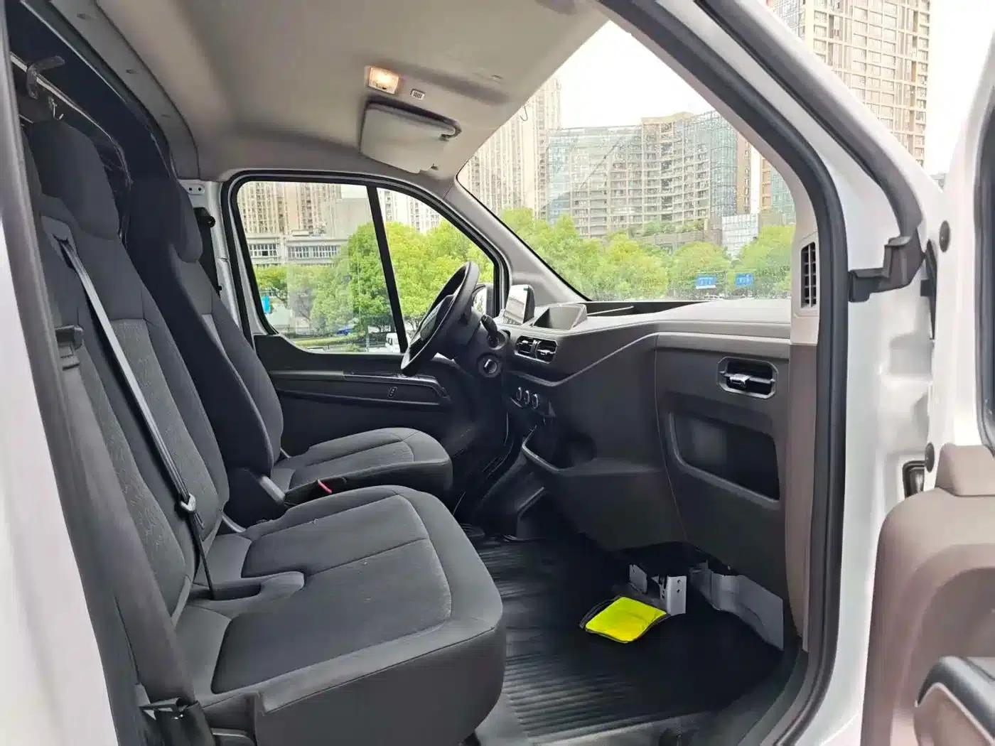 E-Fushun 2025 Model, Blind Window Version, 41.86kWh, Short Wheelbase, Low Roof, 3.0 Ton — миниатюра 10