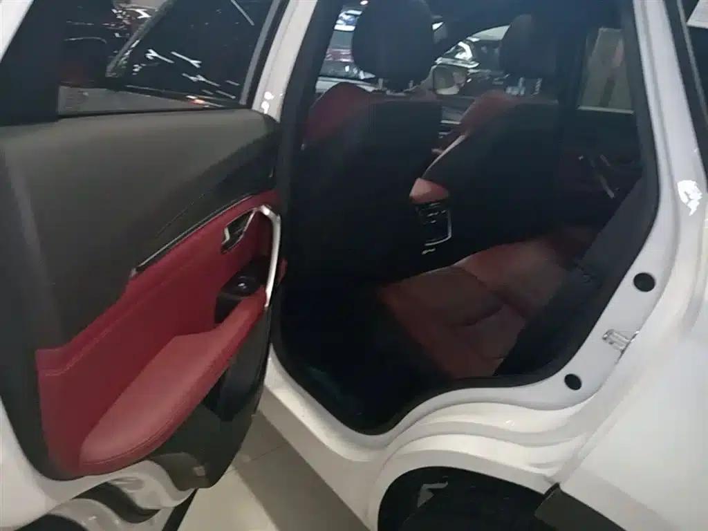 Jetour X70 PLUS 2023 1.5T DCT Self-Reliant PRO 7-Seater — миниатюра 17