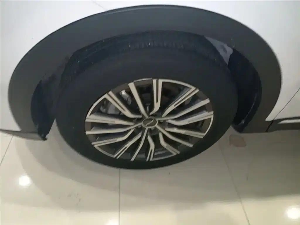 Jetour X70 PLUS 2023 1.5T DCT Self-Reliant PRO 7-Seater — миниатюра 23