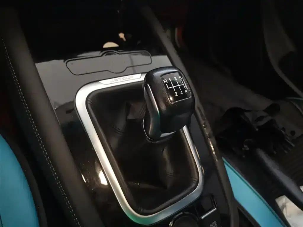 Jetour X70M 2020 Facelift 1.5T Manual Travel Companion 5-Seater — миниатюра 11