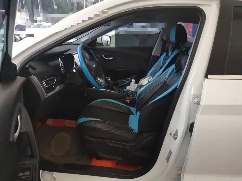 Jetour X70M 2020 Facelift 1.5T Manual Travel Companion 5-Seater — миниатюра 12
