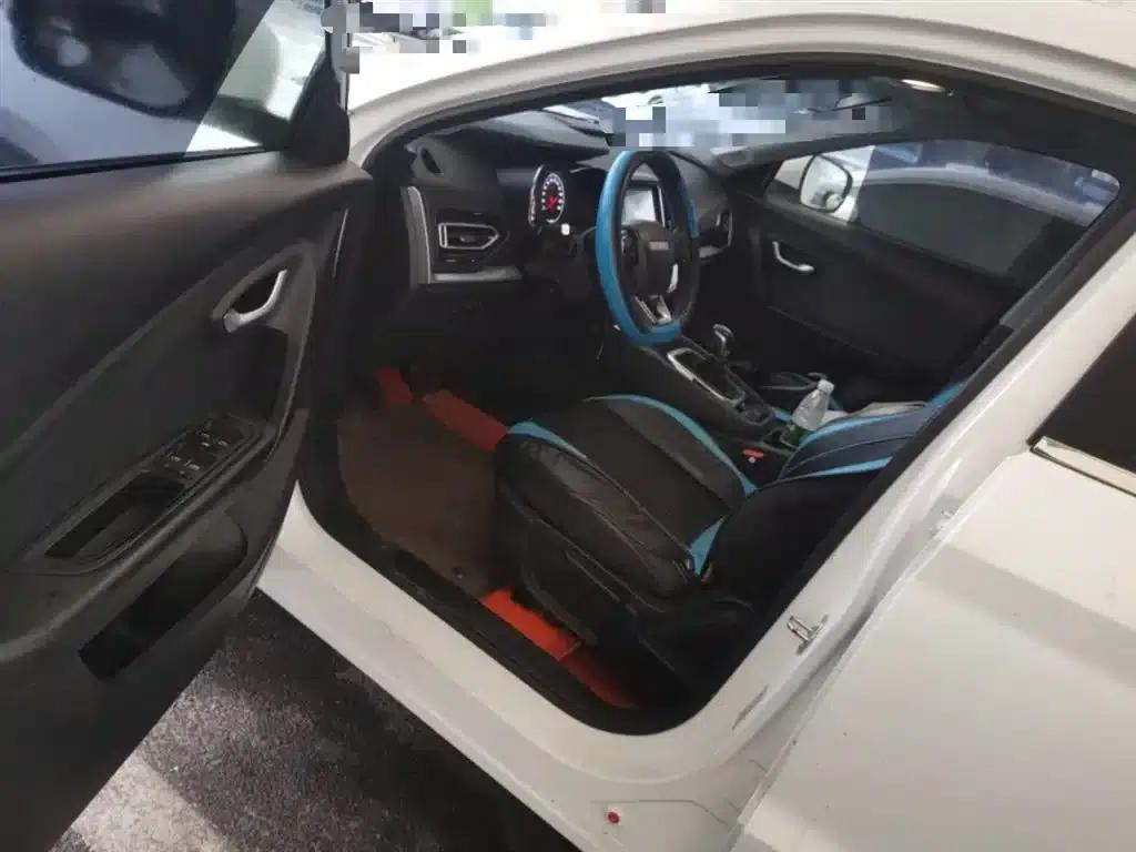 Jetour X70M 2020 Facelift 1.5T Manual Travel Companion 5-Seater — миниатюра 13