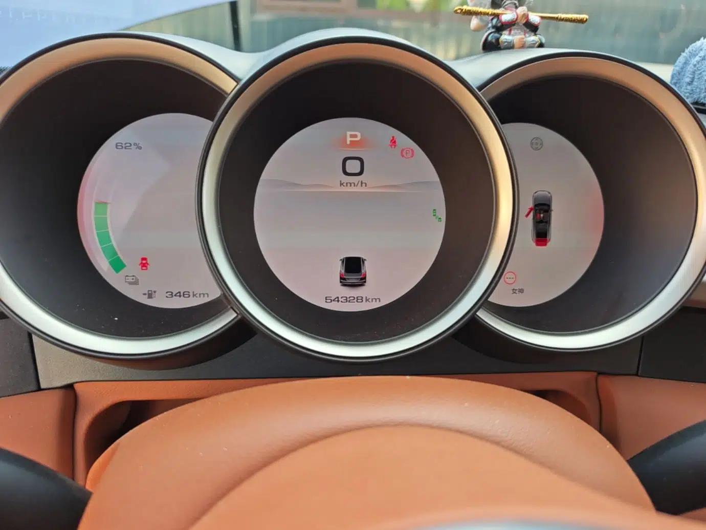 ORA Lightning Cat 2022 555 km Luxury Edition — миниатюра 15