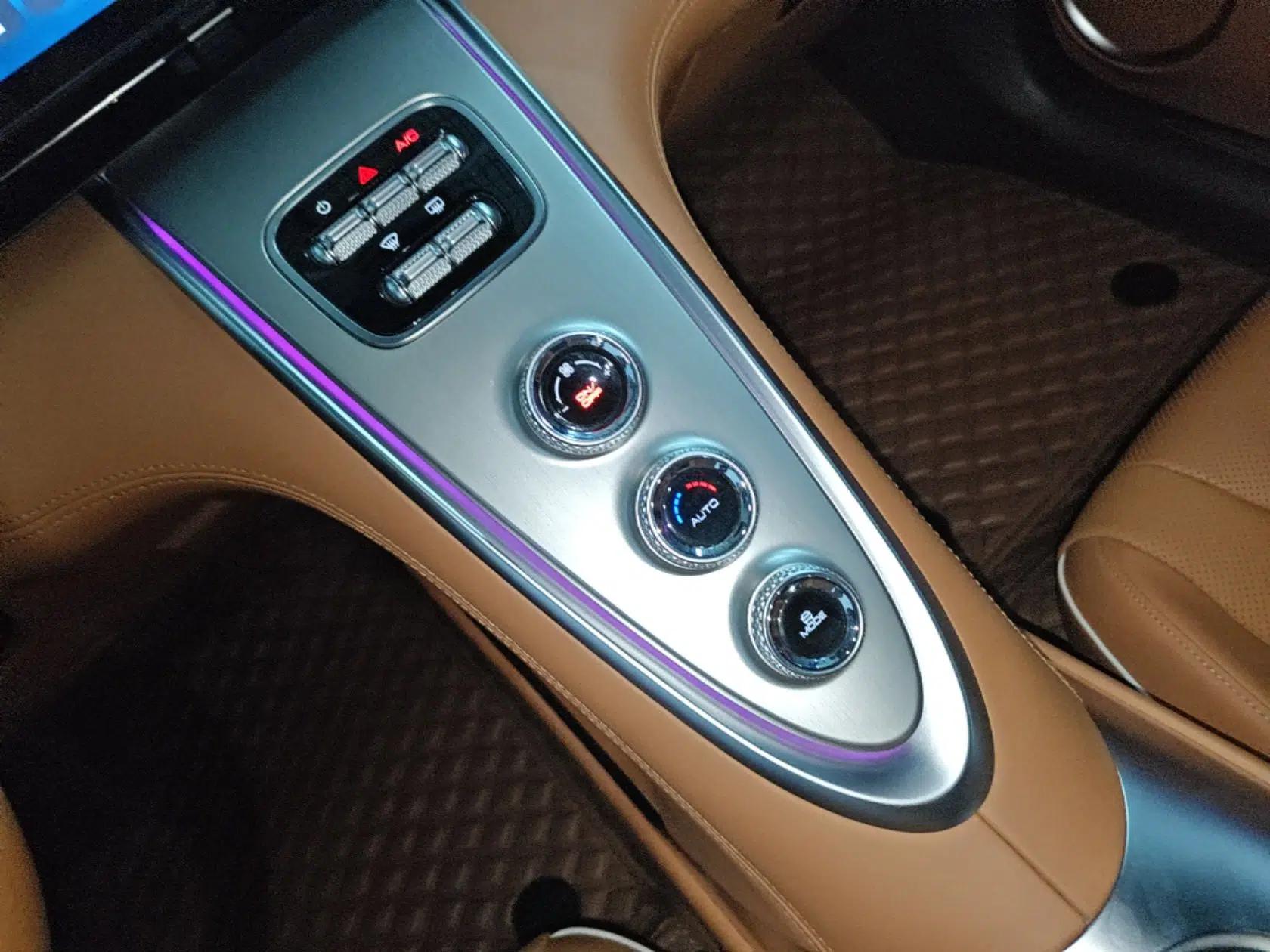 ORA Lightning Cat 2022 555 km Luxury Edition — миниатюра 17