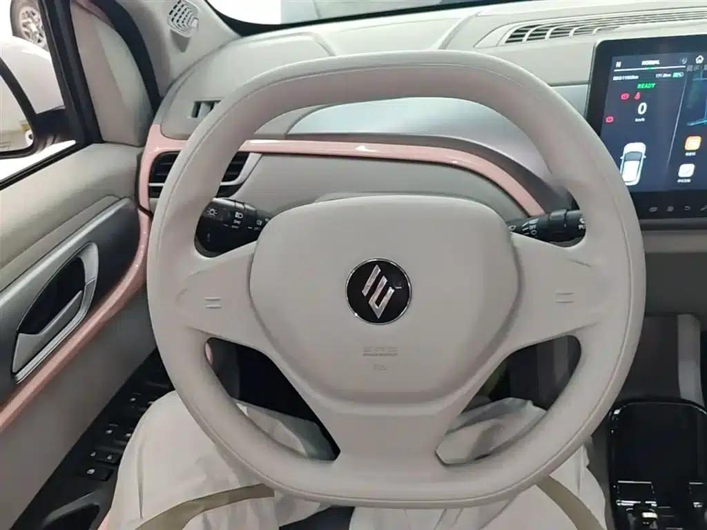 Yizhi EV3 2023 Youth Edition 251KM Standard Model — миниатюра 11