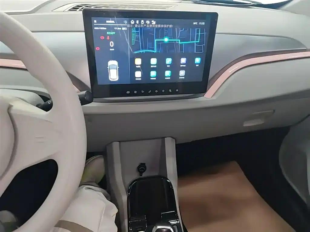 Yizhi EV3 2023 Youth Edition 251KM Standard Model — миниатюра 13
