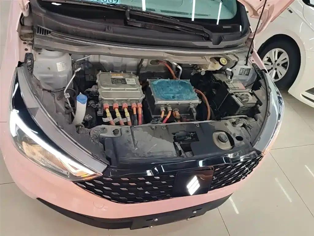 Yizhi EV3 2023 Youth Edition 251KM Standard Model — миниатюра 20
