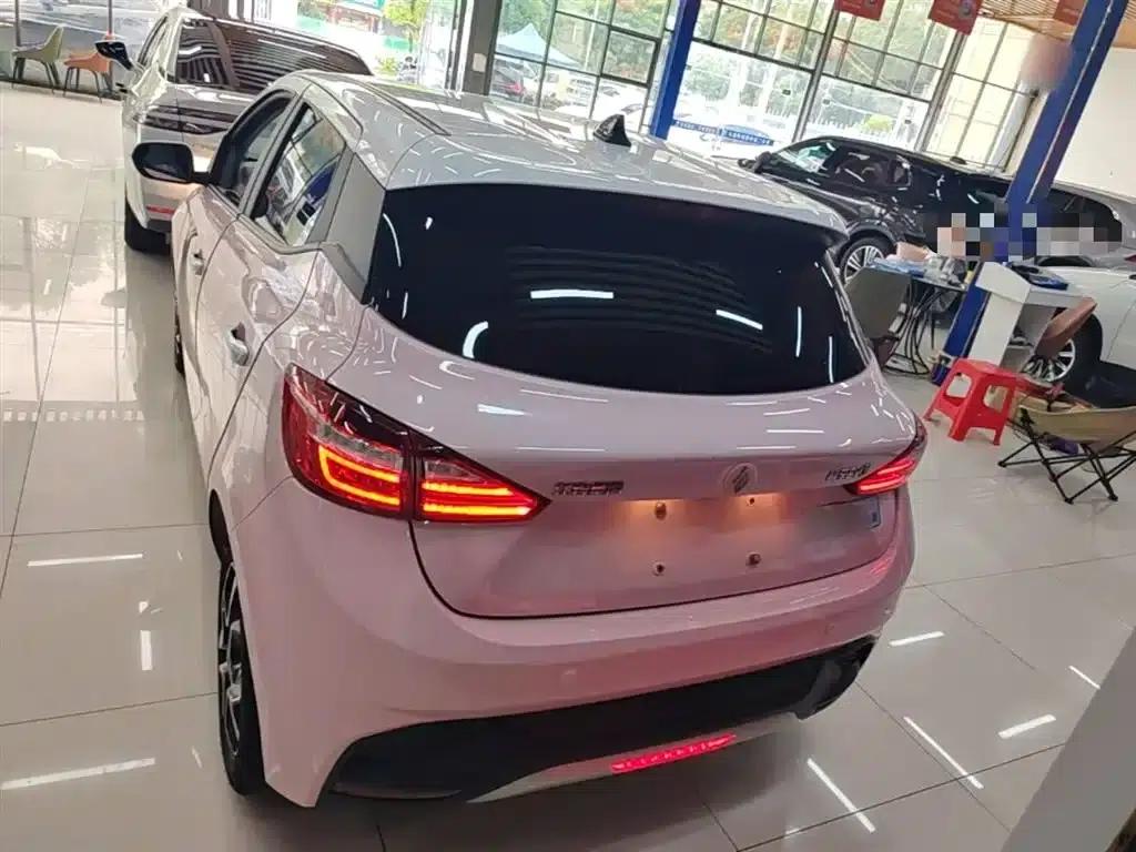 Yizhi EV3 2023 Youth Edition 251KM Standard Model — миниатюра 6