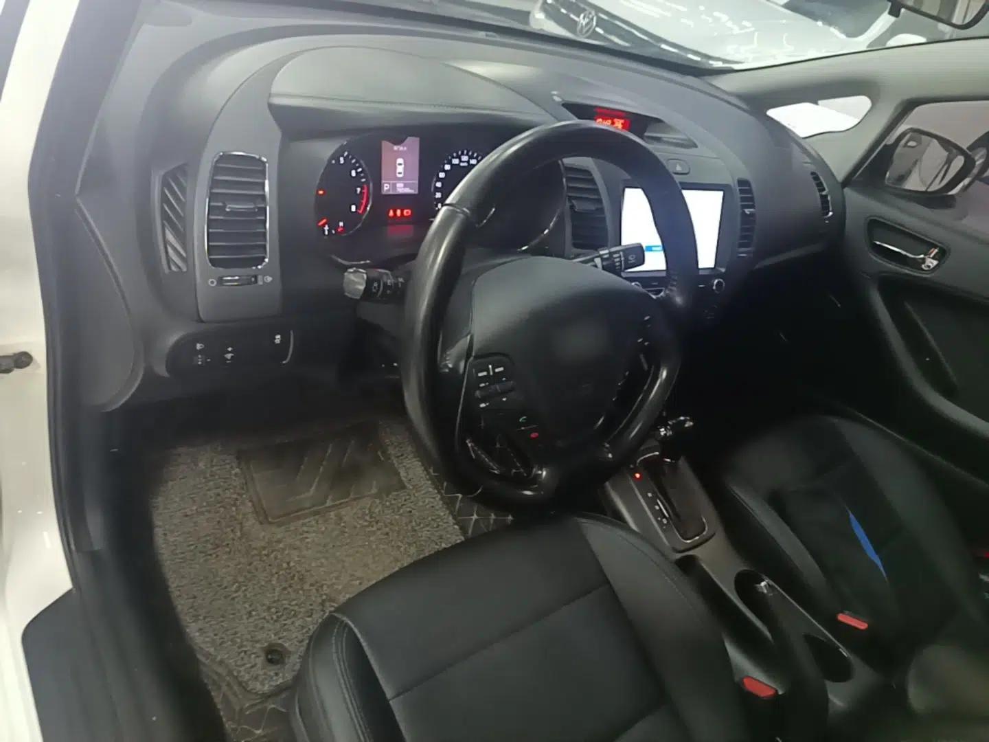 Kia K3 2015 1.6L Automatic DLX — миниатюра 13