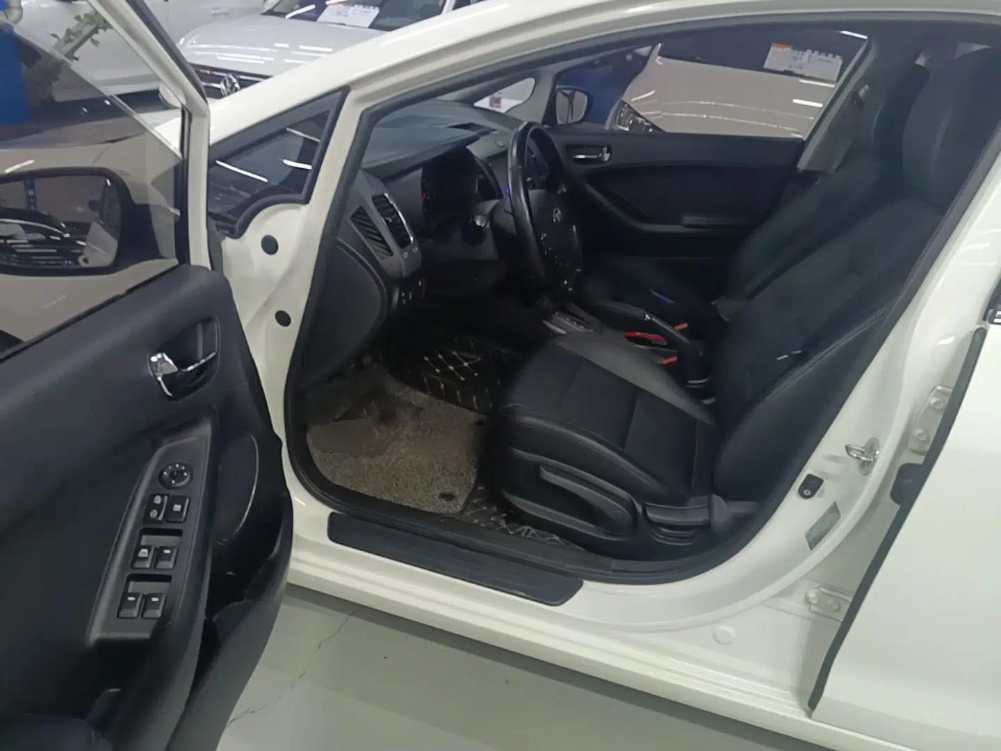 Kia K3 2015 1.6L Automatic DLX — миниатюра 18