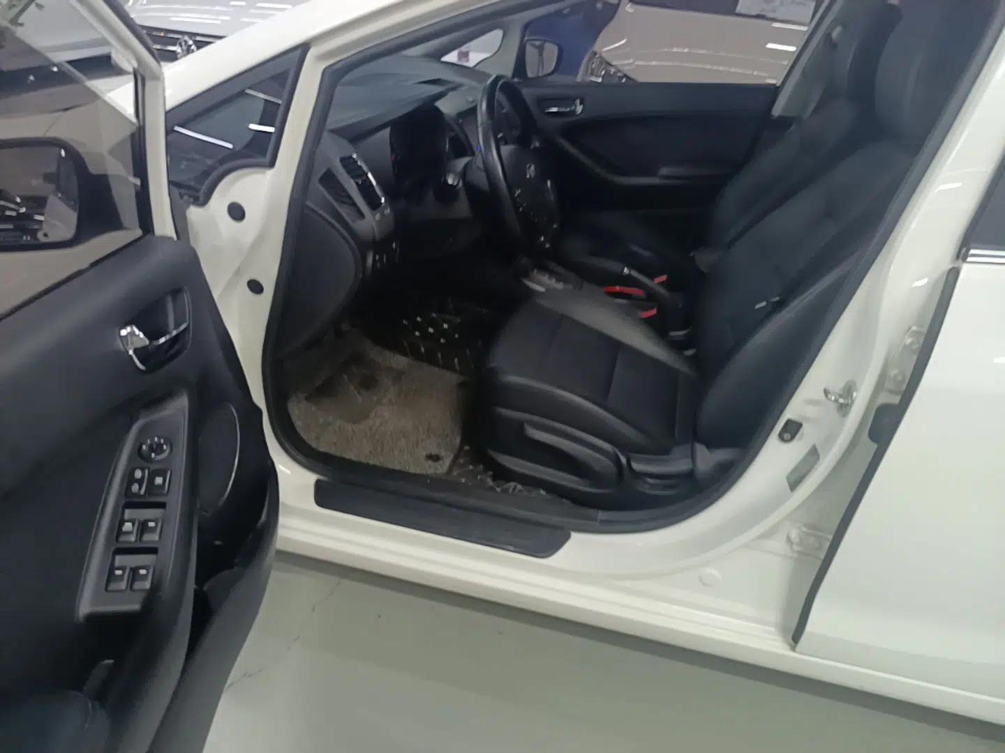 Kia K3 2015 1.6L Automatic DLX — миниатюра 19