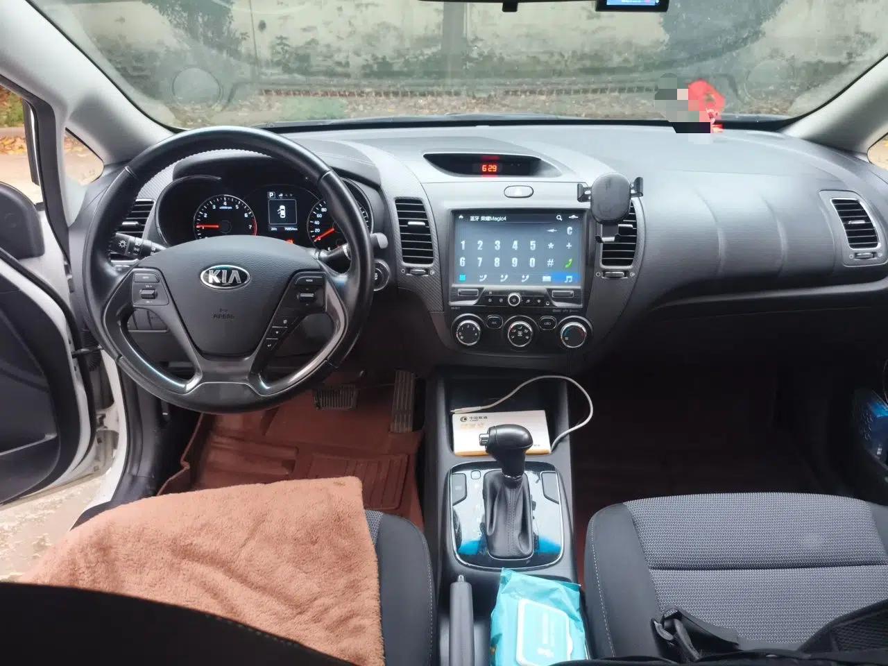 Kia K3 2016 1.6L Automatic GLS — миниатюра 10