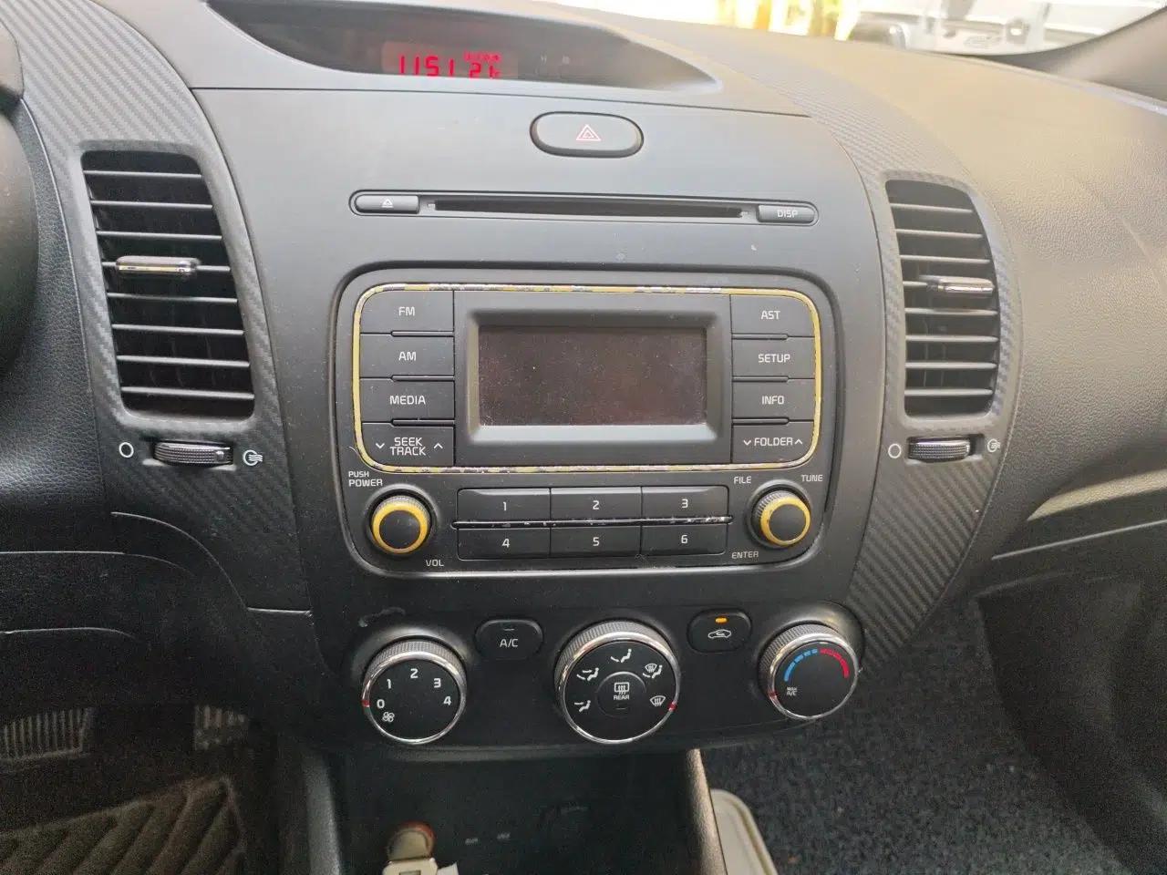Kia K3 2013 1.6L Automatic GL — миниатюра 14