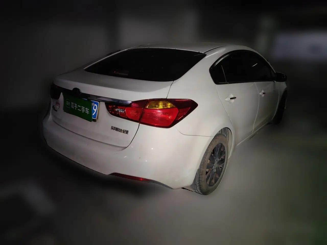 Kia K3 2015 1.6L Manual GLS — миниатюра 6