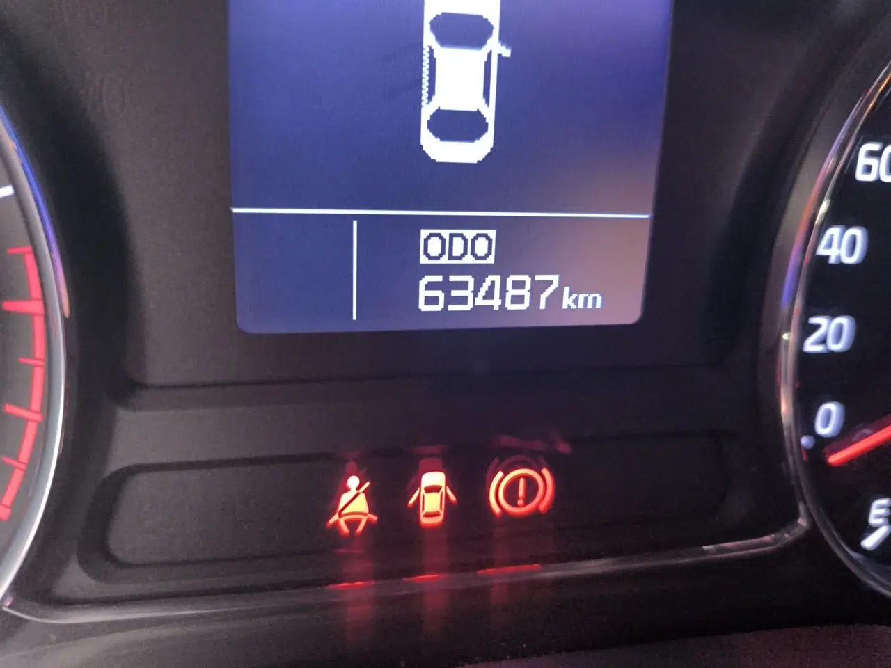 Kia K3 2015 1.6L Manual GLS — миниатюра 13
