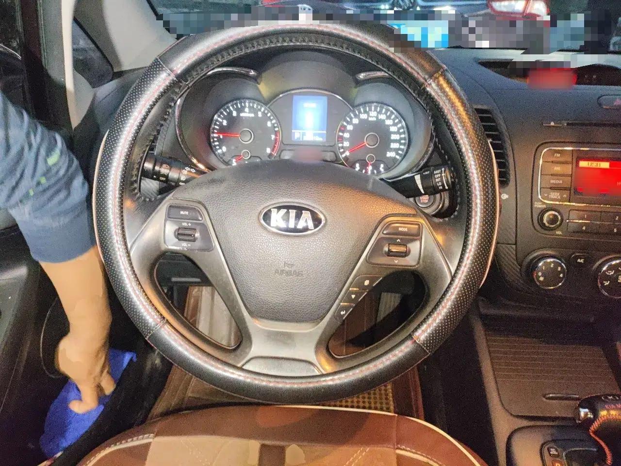 Kia K3 2013 1.6L Automatic GLS — миниатюра 11