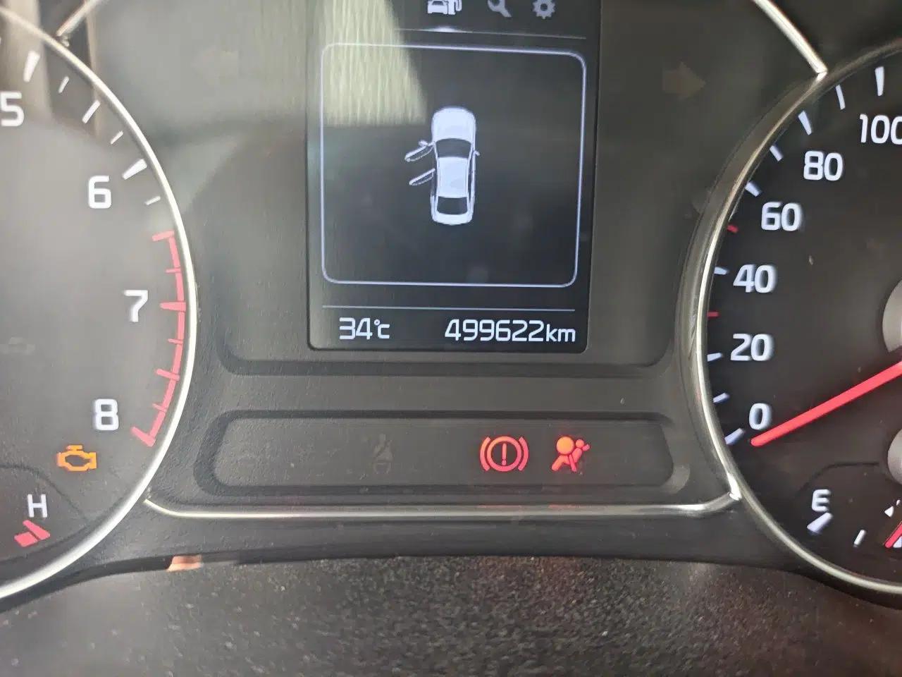 Kia K3 2016 1.6L Manual GL — миниатюра 13