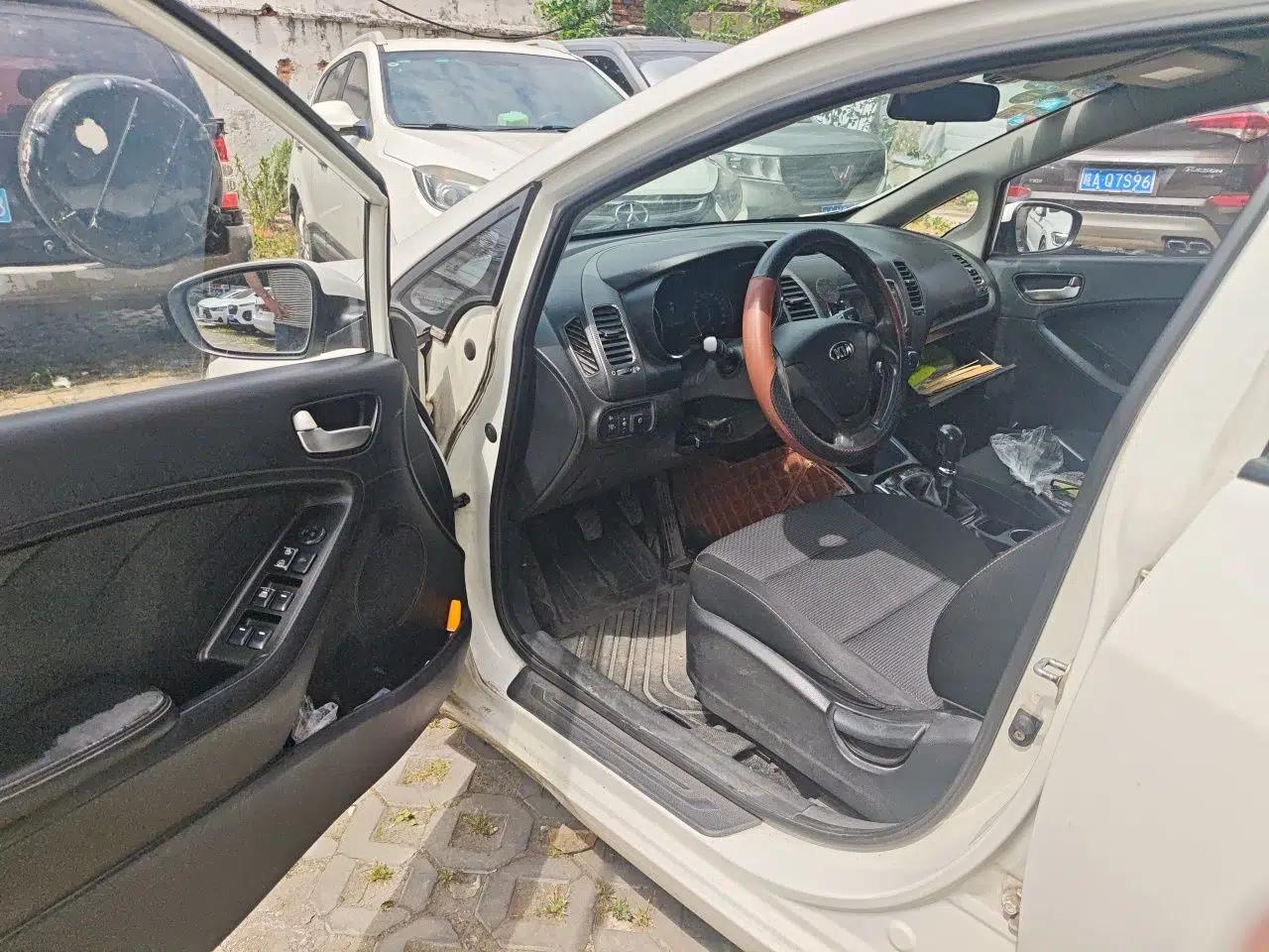 Kia K3 2016 1.6L Manual GL — миниатюра 17