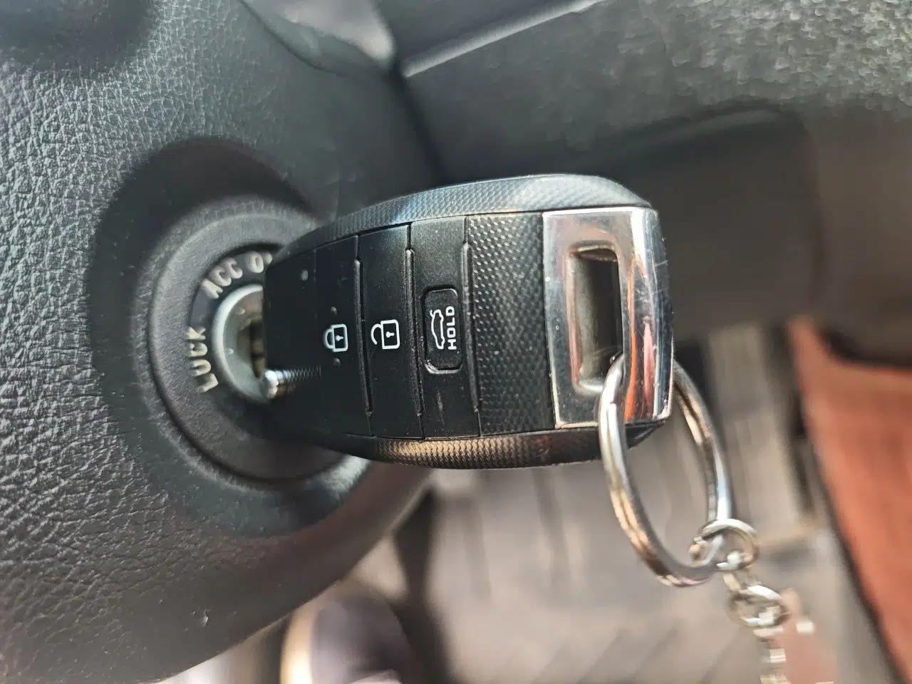 Kia K3 2016 1.6L Manual GL — миниатюра 9
