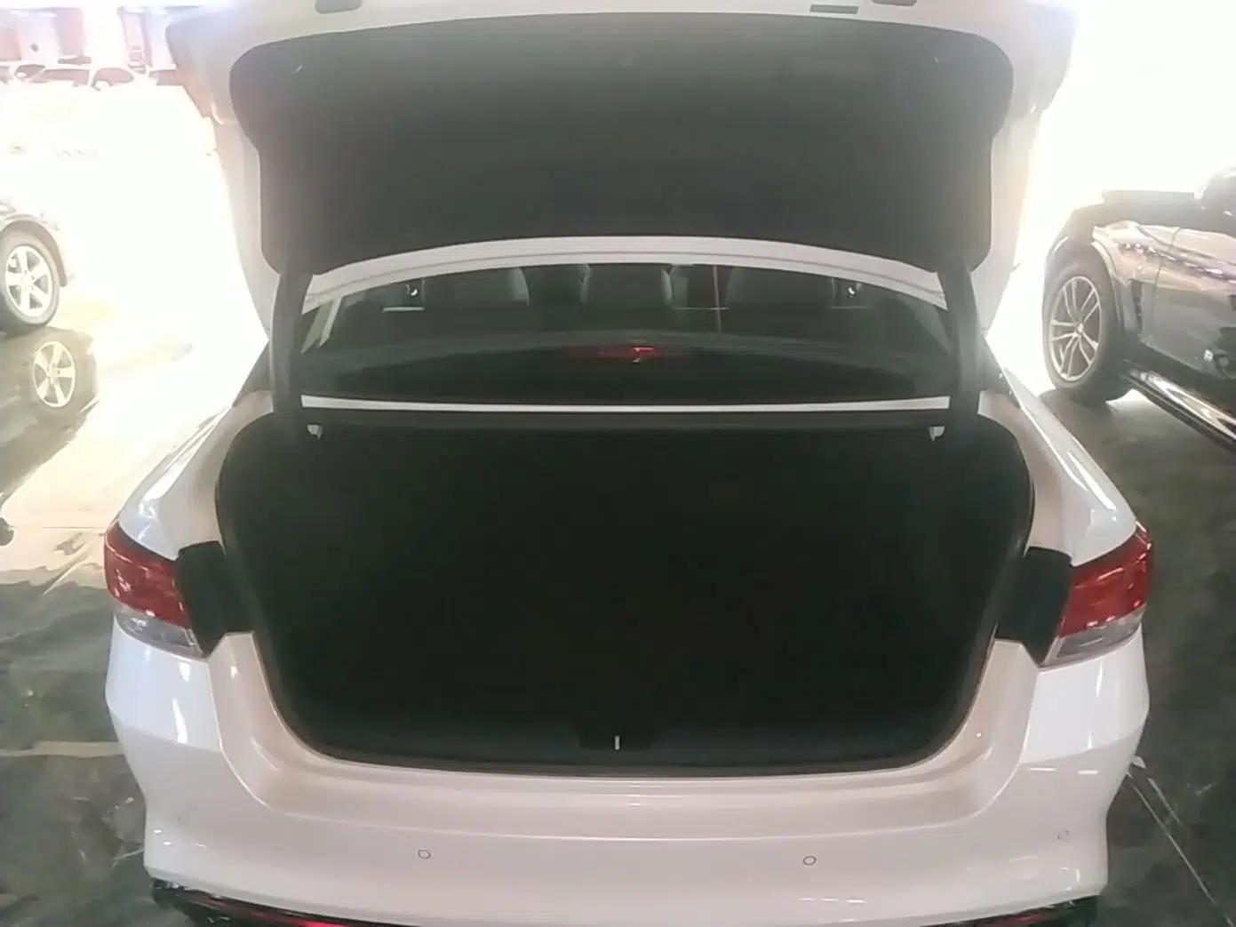 Kia K5 2016 1.6T Automatic LUX — миниатюра 22