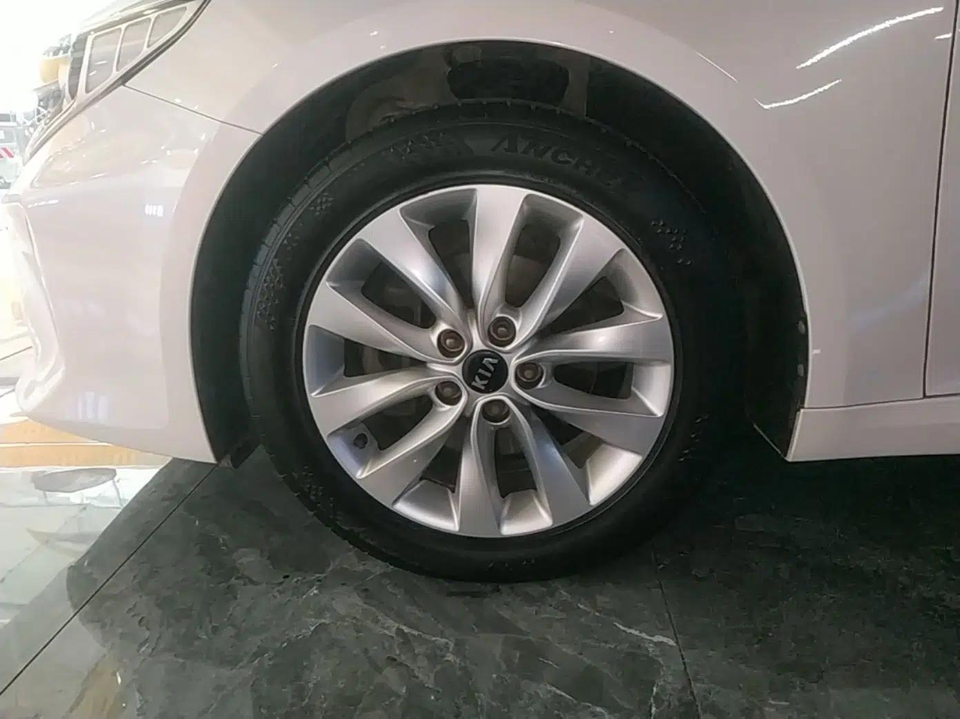 Kia K5 2016 1.6T Automatic LUX — миниатюра 8