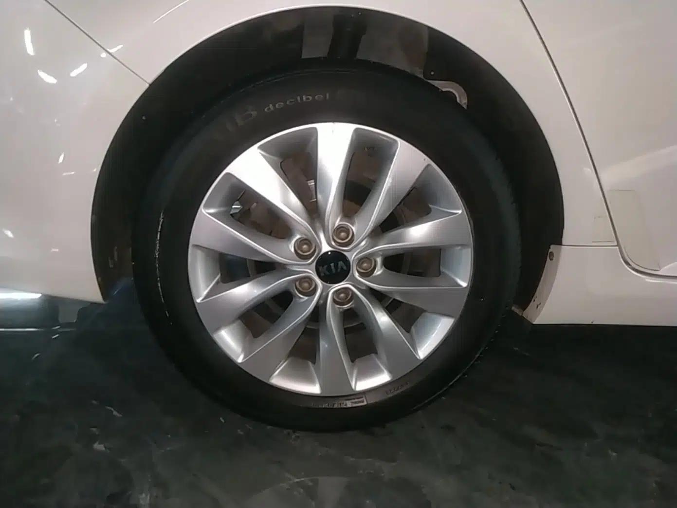 Kia K5 2016 1.6T Automatic LUX — миниатюра 10