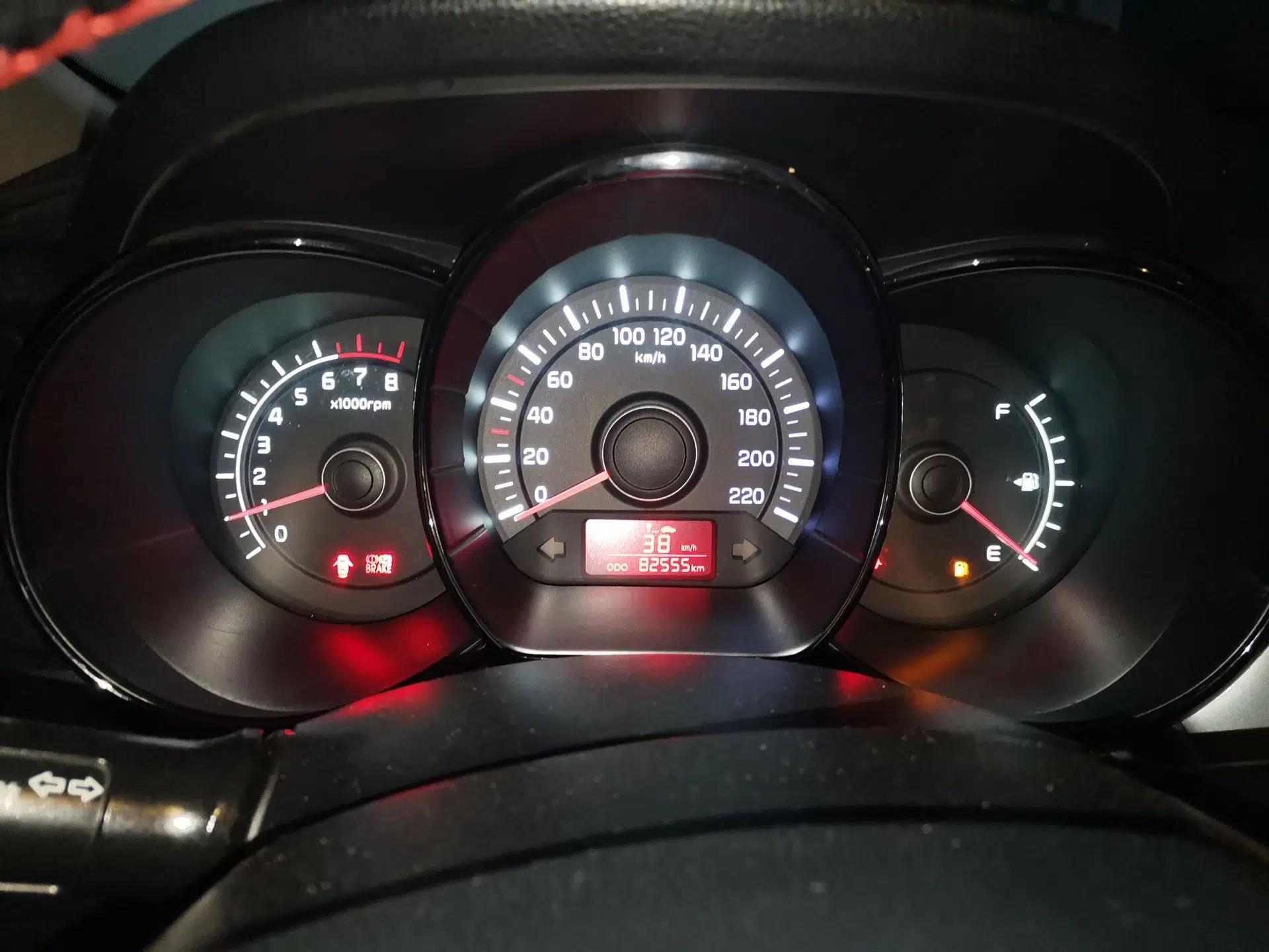 Kia K2 2012 Sedan 1.4L MT GLS Commemorative Edition — миниатюра 12