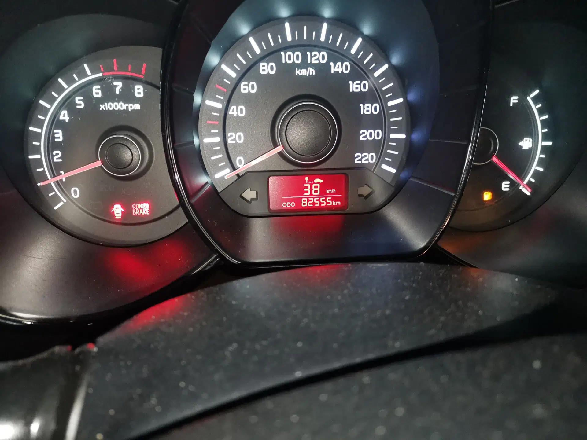 Kia K2 2012 Sedan 1.4L MT GLS Commemorative Edition — миниатюра 13