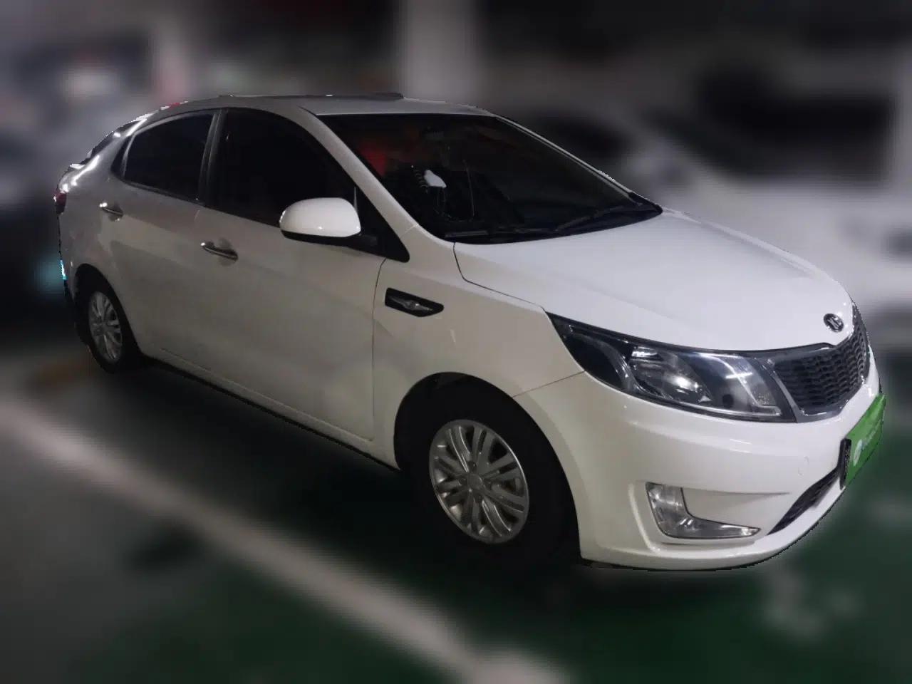 Kia K2 2012 Sedan 1.4L MT GLS Commemorative Edition — миниатюра 3