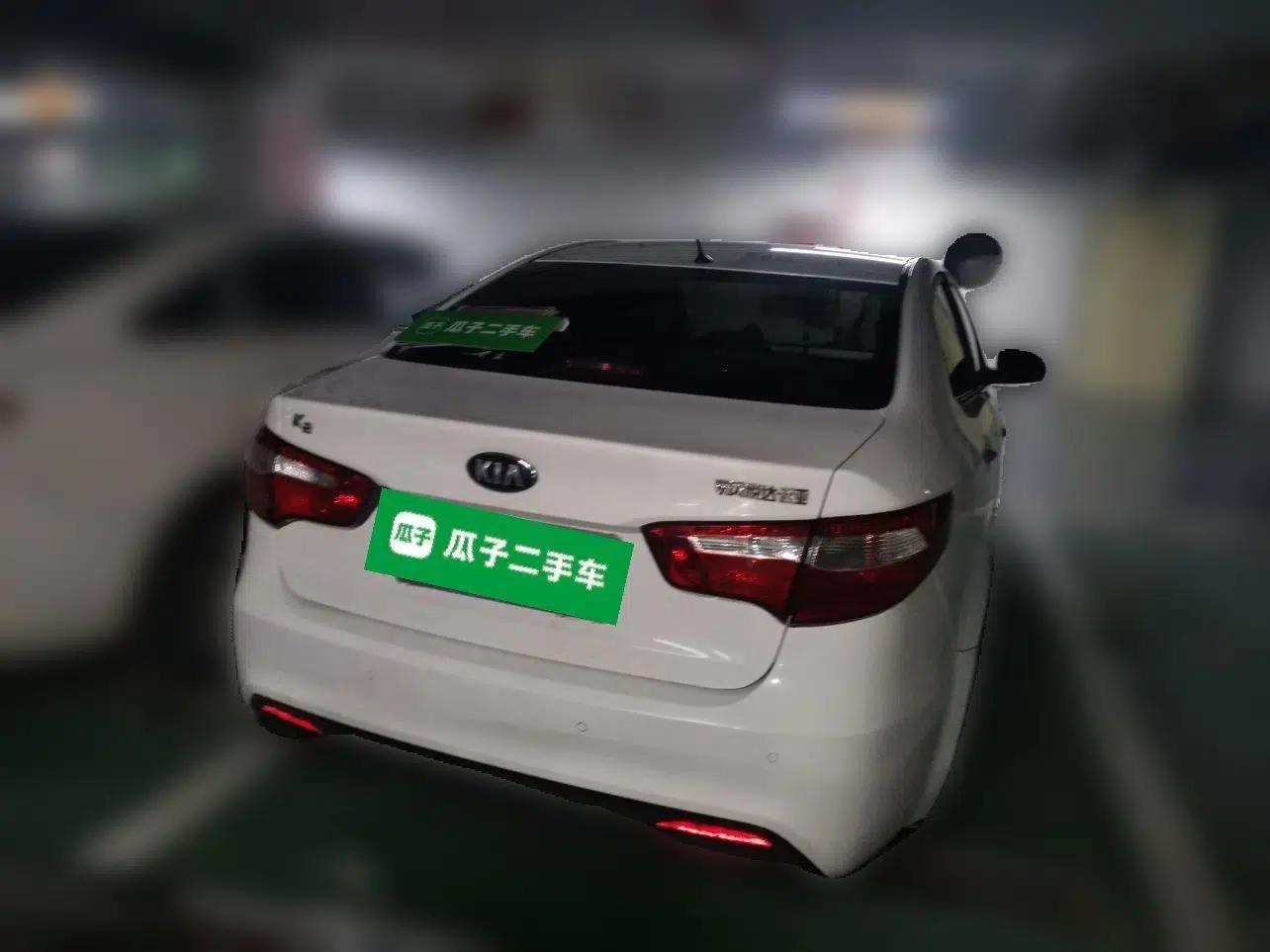 Kia K2 2012 Sedan 1.4L MT GLS Commemorative Edition — миниатюра 5
