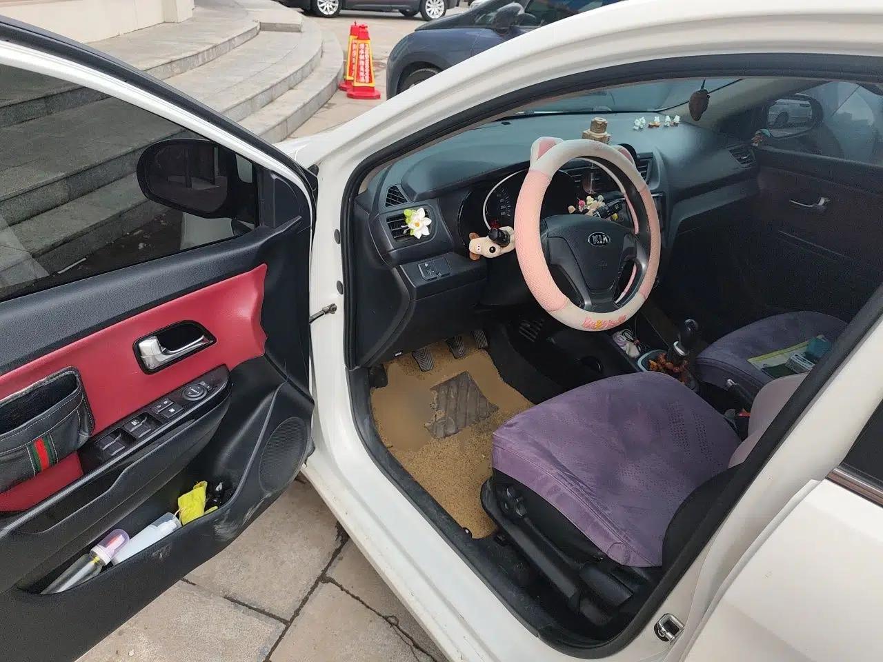 Kia K2 2015 Hatchback 1.4L MT GLS Cool Edition — миниатюра 17