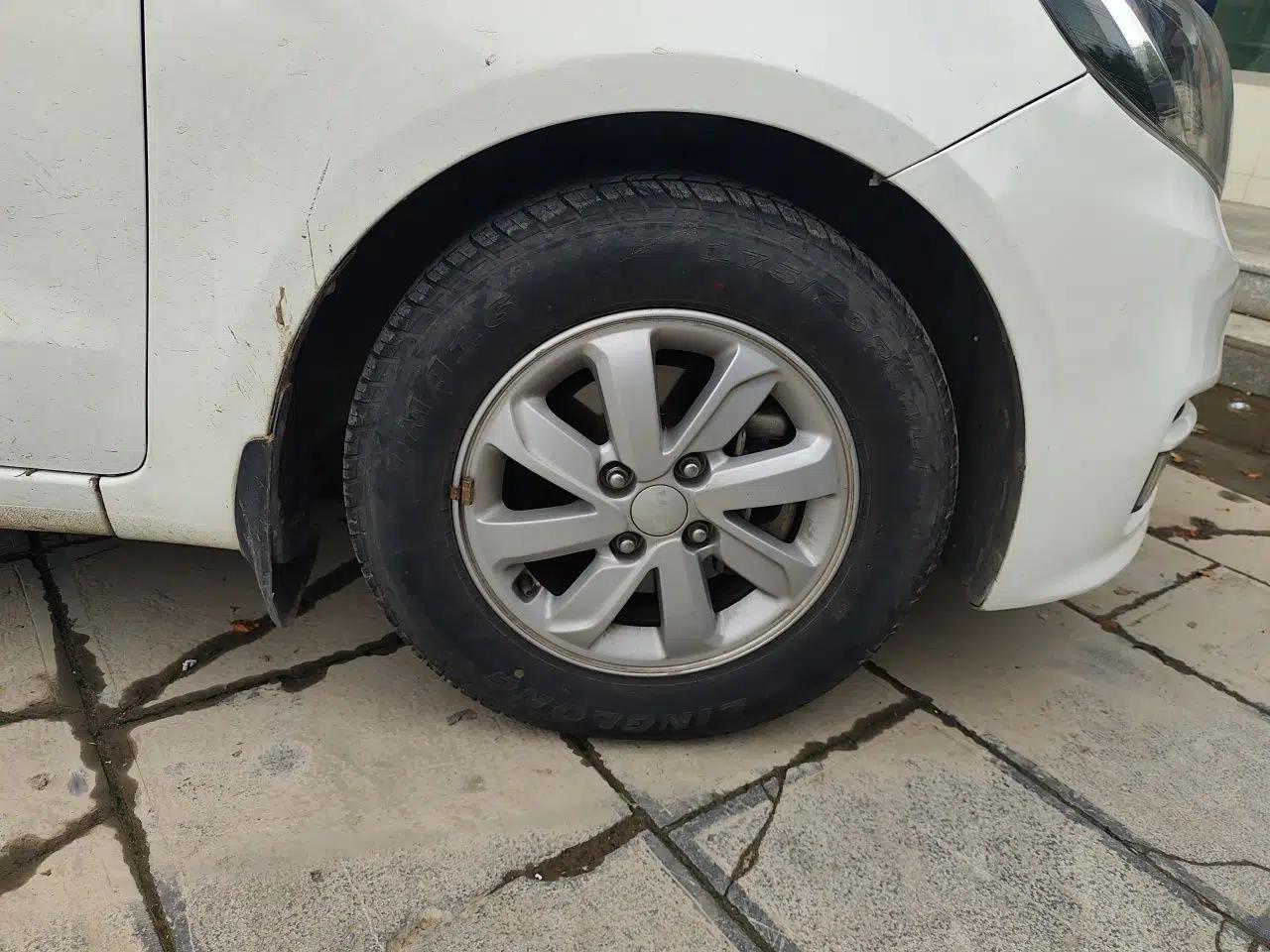 Kia K2 2015 Hatchback 1.4L MT GLS Cool Edition — миниатюра 8