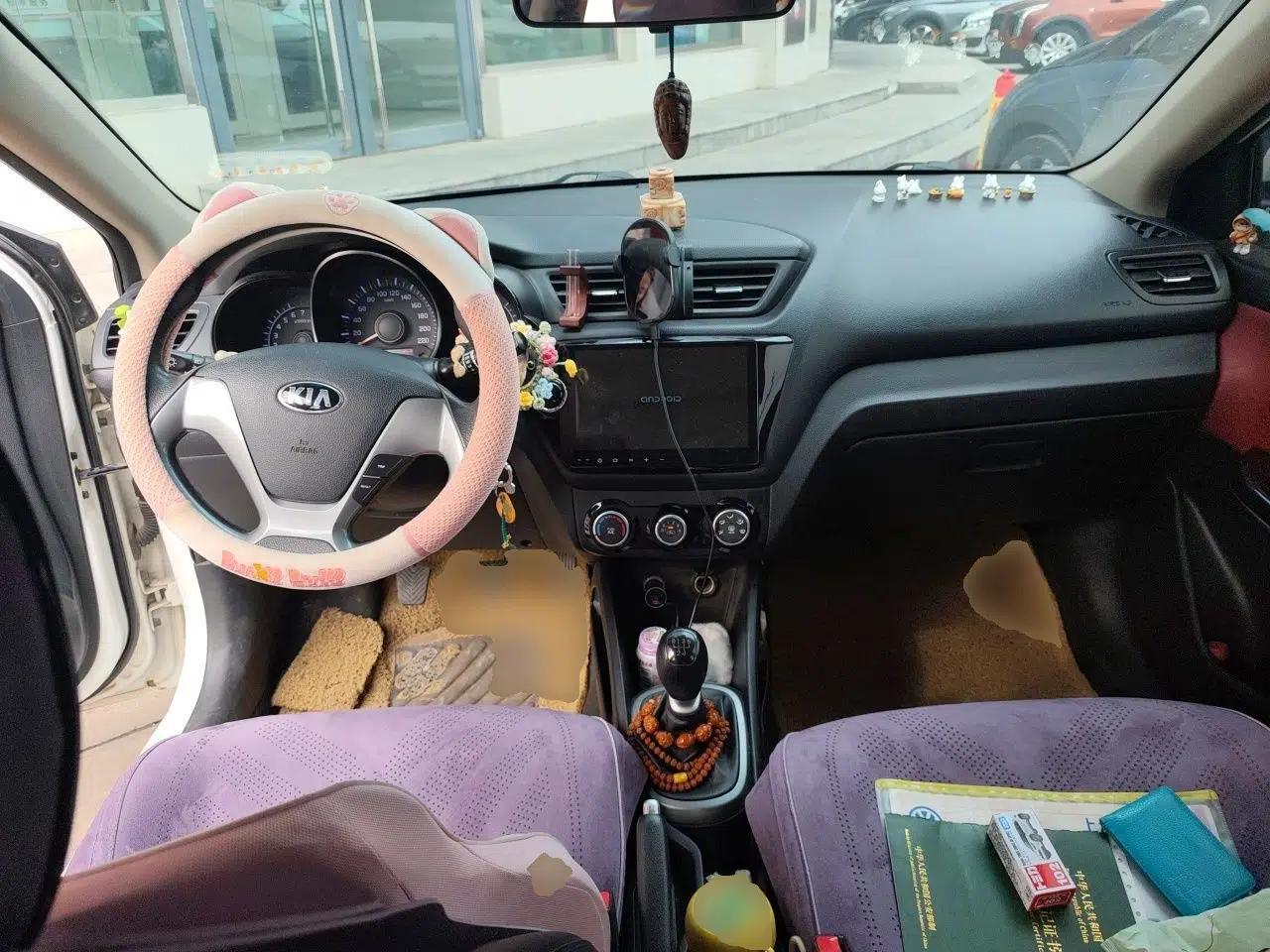 Kia K2 2015 Hatchback 1.4L MT GLS Cool Edition — миниатюра 10