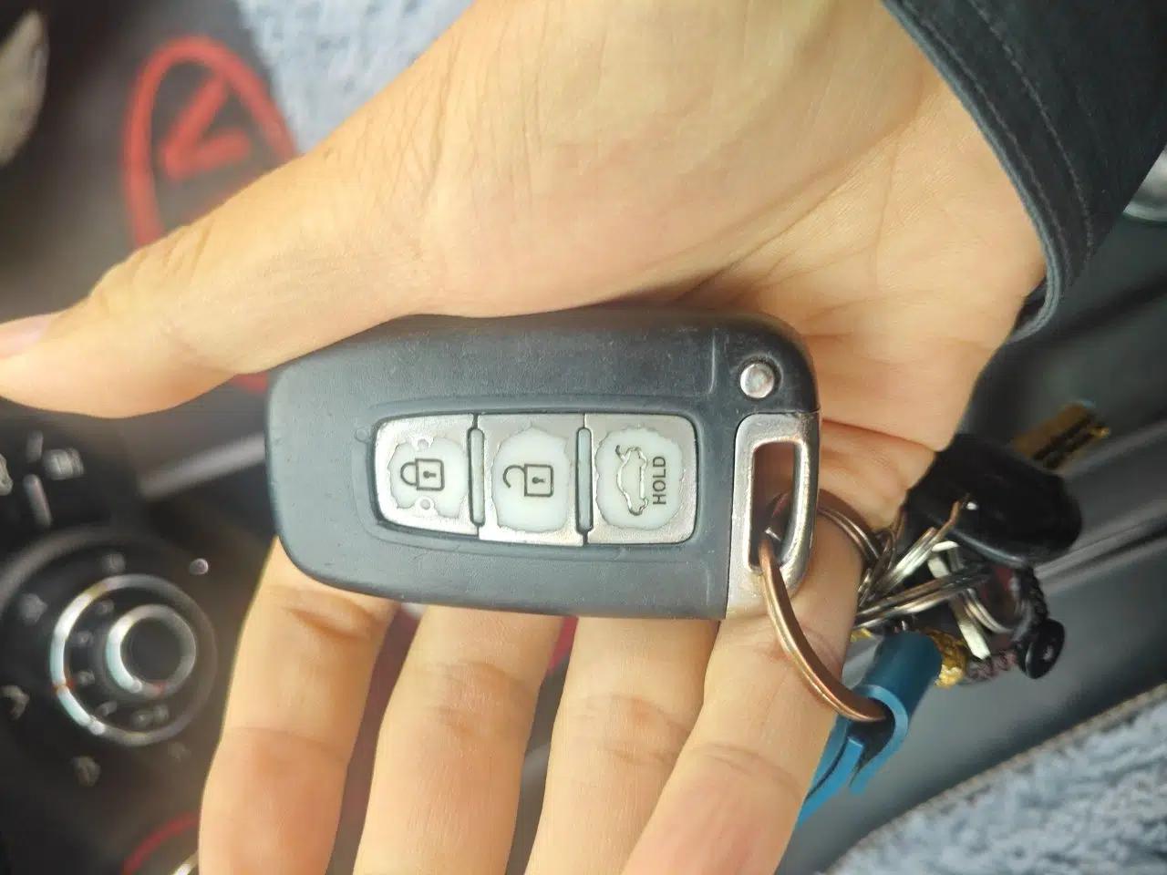 Kia K2 2011 Sedan 1.6L Automatic Transmission Premium — миниатюра 9