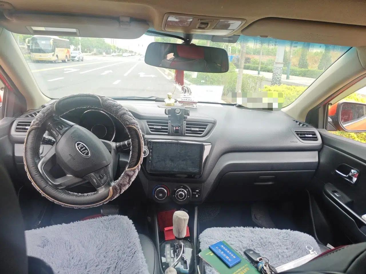 Kia K2 2011 Sedan 1.6L Automatic Transmission Premium — миниатюра 10