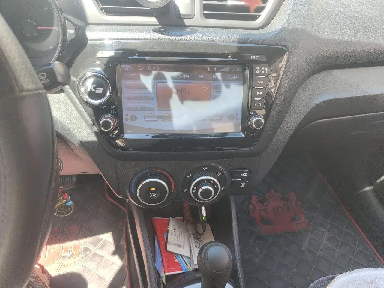 Kia K2 2012 Sedan 1.4L Automatic GLS Commemorative Edition — миниатюра 14