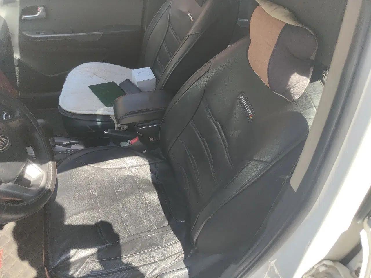 Kia K2 2012 Sedan 1.4L Automatic GLS Commemorative Edition — миниатюра 16