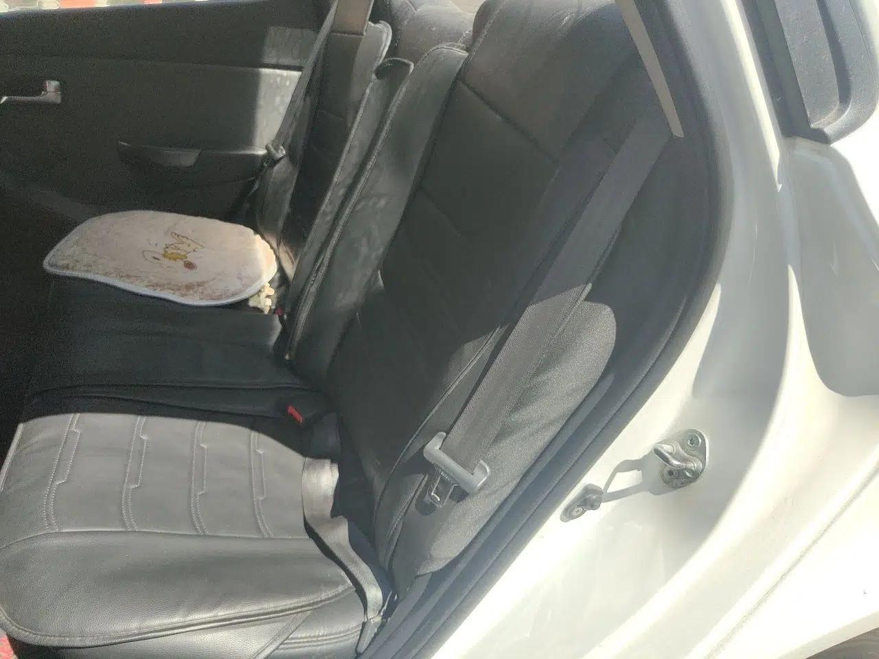 Kia K2 2012 Sedan 1.4L Automatic GLS Commemorative Edition — миниатюра 18