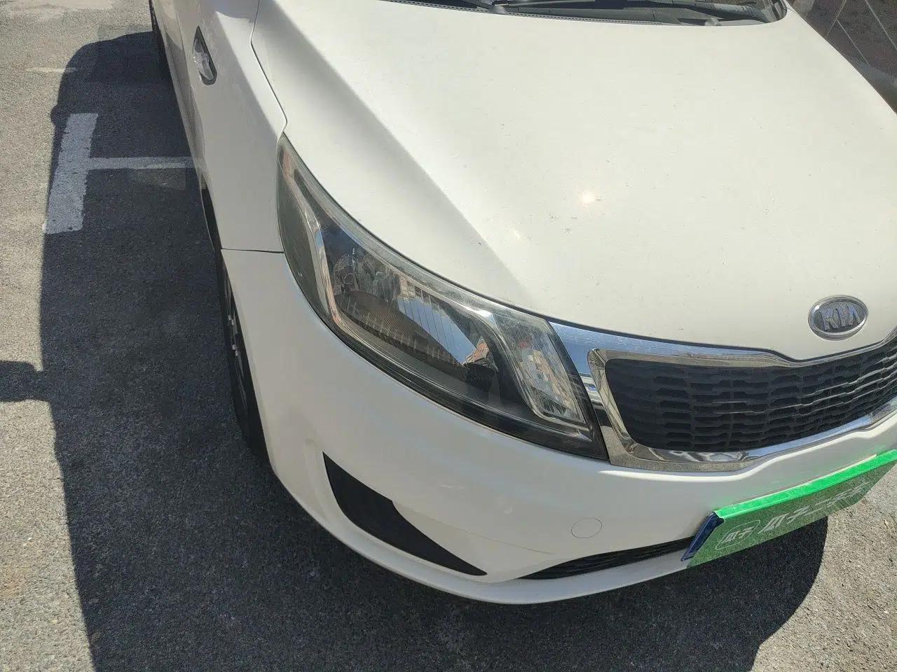 Kia K2 2012 Sedan 1.4L Automatic GLS Commemorative Edition — миниатюра 7